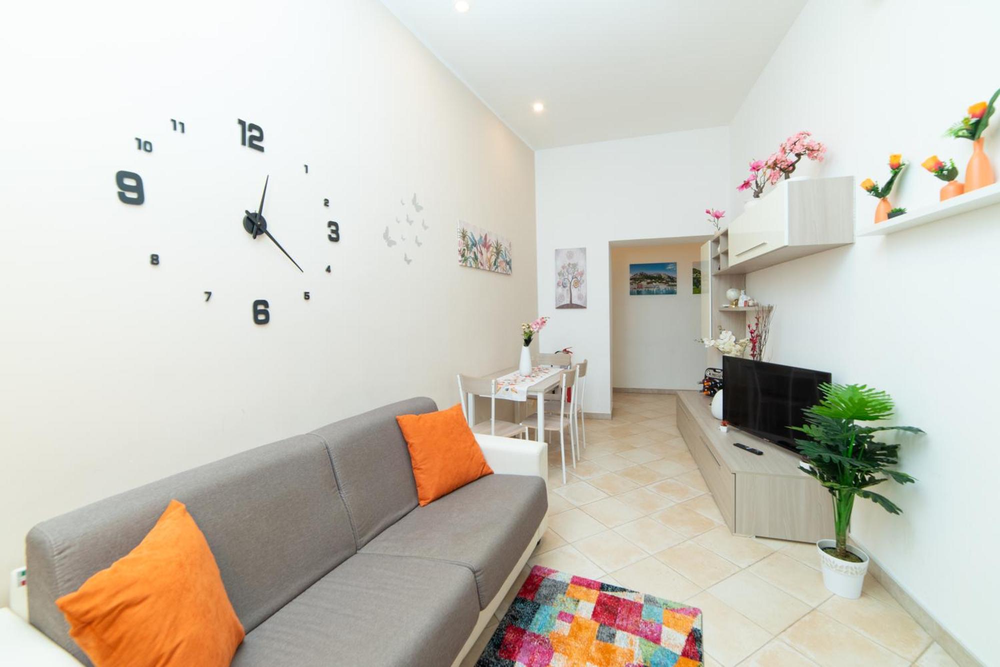 In Center - Vacation Near The Train Station & Attractions Naples