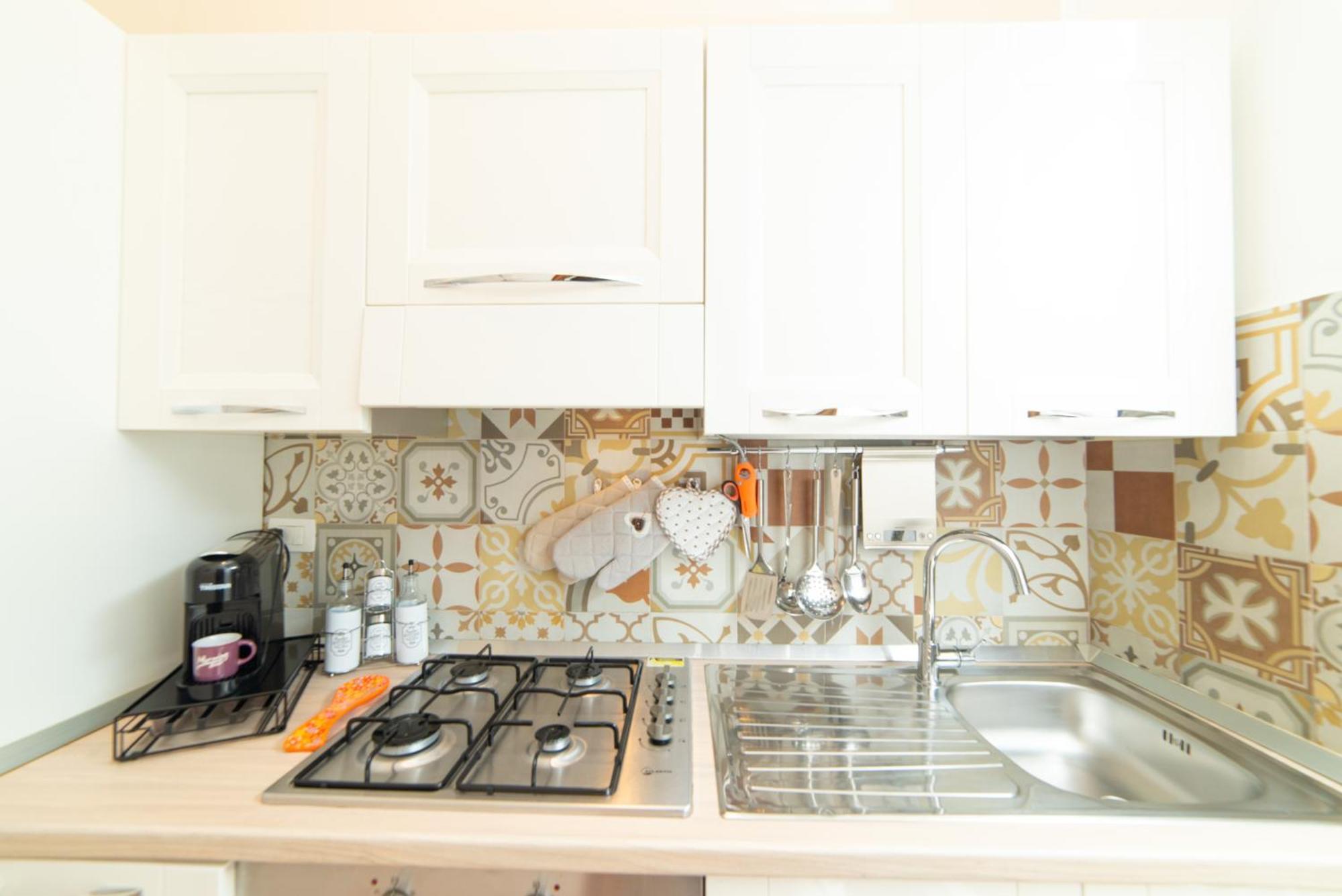 In Center - Vacation Near The Train Station & Attractions Apartment Naples