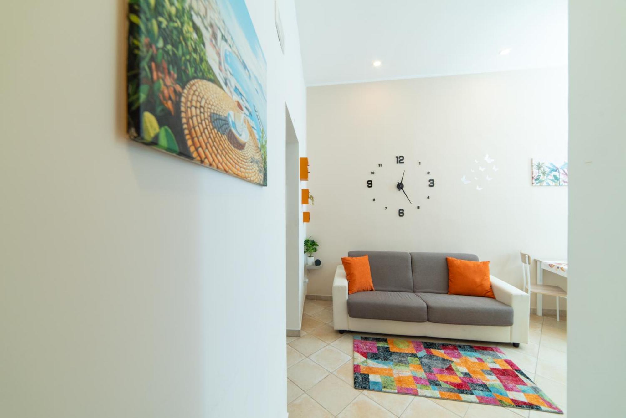 In Center - Vacation Near The Train Station & Attractions Appartement Napels